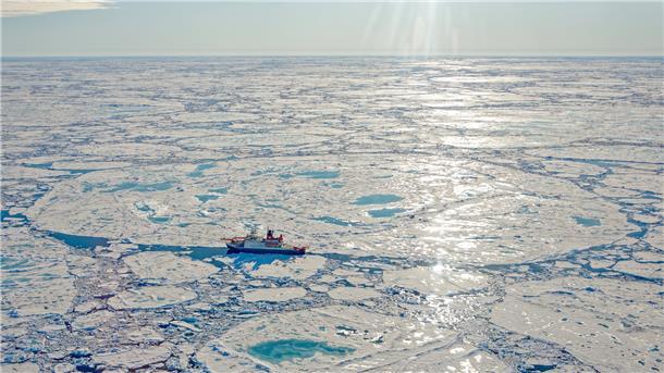 Alfred-Wegener-Institut: Expeditionen sollen 2023 weiterlaufen Ein Handout des Alfred-Wegener-Instituts zeigt das deutsche Forschungsschiff «Polarstern».