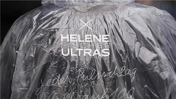 Ein Helene-Fischer-Fan vor der Hamburger Barclays Arena.