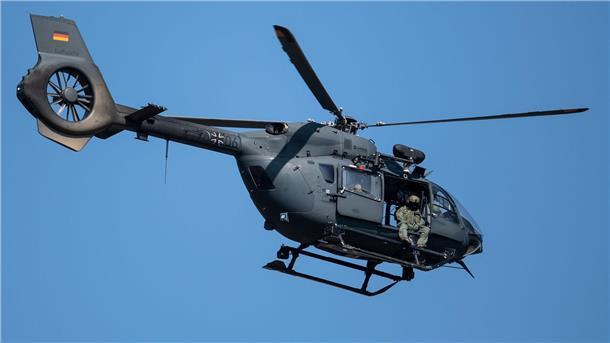 Bundesregierung genehmigt Rüstungsexporte Ein Hubschrauber der Bundeswehr vom Typ H-145M - wird normalerweise zum Absetzen von Spezialkräften genutzt.