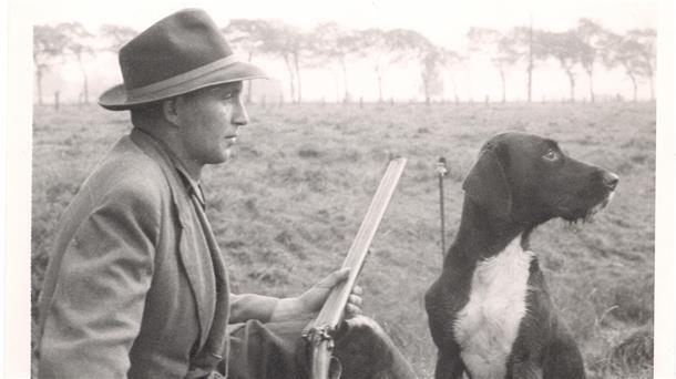 Jäger mit Hund