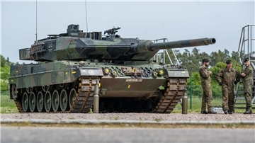 Ein Kampfpanzer vom Typ Leopard II A6. Die Bundeswehr erhält als Ausgleich für Panzerlieferungen an die Ukraine 18 neue Kampfpanzer vom Nachfolgermodell Leopard 2A8.