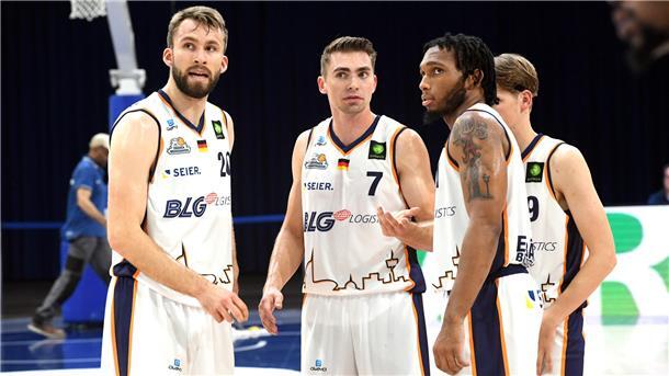 Ein letztes Mal in dieser Saison werden die Eisbären um Hendrik Drescher, Kapitän Adrian Breitlauch, Jordan Giles und Matt Frierson am Samstag in der Stadthalle auflaufen.