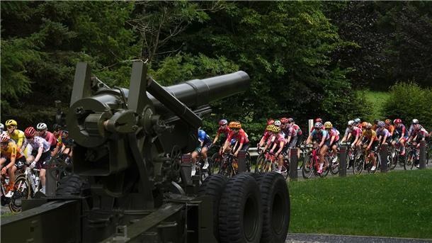Ein Massensturz hat die Reihenfolge der Tour de France der Frauen verändert.