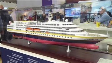 Ein Modell der „Hamburg“.