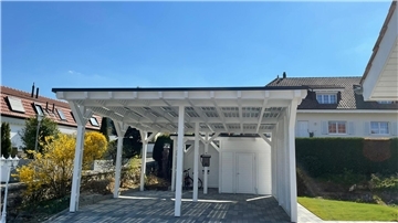 Ein moderner Carport sieht oft schicker aus als eine Garage.