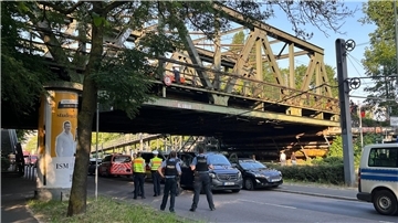 Ein Polizeieinsatz unweit des Frankfurter Hauptbahnhofs führte am Montag zu zahlreichen Zugausfällen sowohl im Nah- als auch im Fernverkehr.