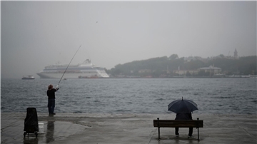 Ein Regentag in Istanbul - angesichts der Wasserprobleme im Land sind darüber viele dankbar. (Archivbild)