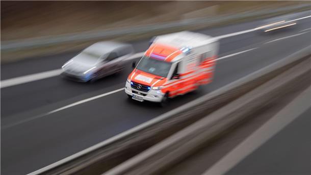 Rettungswagen auf der Autobah