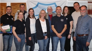 Ein Teil der gewählten und geehrten Mitglieder des SV Glinde: Thomas Ropers (von links), Sarah Mangels, Matthias Duhme, Grietje Schriefer, Birte Antons, Andreas Vankan, Nils Bönnighausen, Katrin Schröder, Sebastian Schröder und Gerd Stabel.