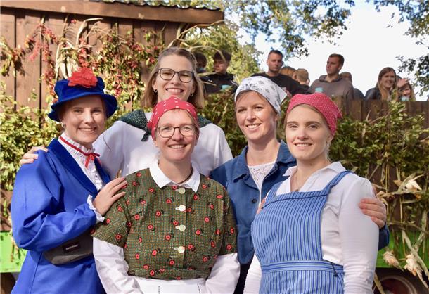 Ein Teil der Organisatoren: Saskia Grother, Vilja Bartschies, Lena Bösch (hinter...