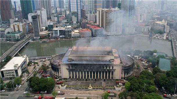 Verheerender Brand zerstört historisches Postamt in Manila Ein verheerendes Feuer hat das historische Gebäude des Hauptpostamts der philippinischen Hauptstadt Manila zerstört.