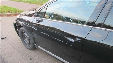 beschädigter Renault Clio
