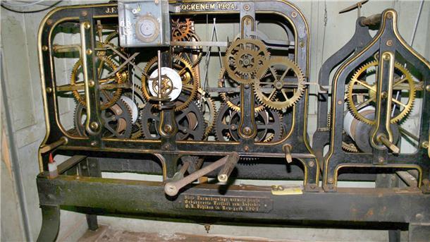 Hoch hinaus: So ist der Blick von der Turmspitze in Loxstedt Das mechanische Uhrwerk.