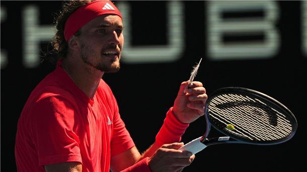 Eine auf den Platz gefallene Feder brachte Zverev kurzzeitig aus dem Konzept