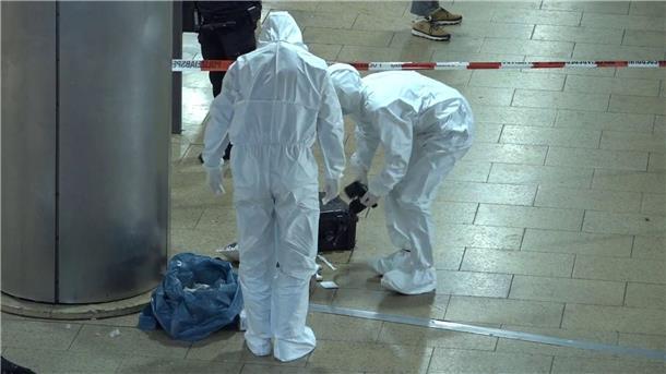 Mann durch Stiche in Hannover lebensgefährlich verletzt Eine Auseinandersetzung zwischen zwei Männern ist im Hauptbahnhof von Hannover eskaliert.