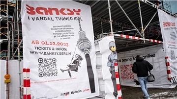 Eine Ausstellung in Berlin widmet sich dem unbekannten Streetart-Künstler Banksy.