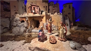 Eine Krippe im Franziskanerkloster der mittelitalienischen Gemeinde Greccio.