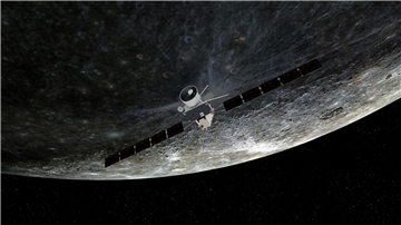Eine künstlerische Darstellung des Vorbeiflugs von „BepiColombo“ am Merkur.