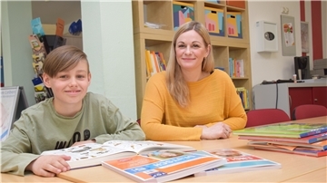 Eine Lernförderung und Hausaufgaben-Betreuung mit direktem Kontakt wie zwischen Mareike Bauch und Ansgar darf nicht mehr stattfinden.