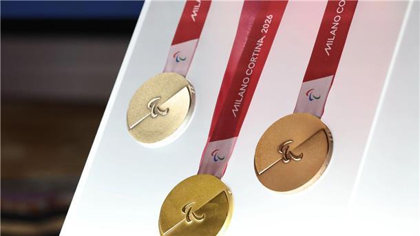 Olympia-Medaillen vorgestellt: Sie gehen nicht kaputt Eine Paralympics-Medaille gewinnen nur die wenigsten Sportlerinnen und Sportler.