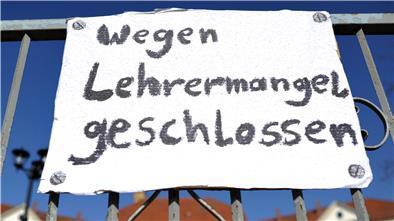 Eine Schule muss in Bremerhaven zum Glück noch nicht geschlossen werden, aber der Lehrermangel nimmt immer stärker zu.