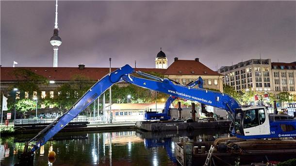 Eine Weltkriegsbombe wurde nahe der Fischerinsel in Berlin gefunden. Sie stellte sich als ungefährlich heraus.
