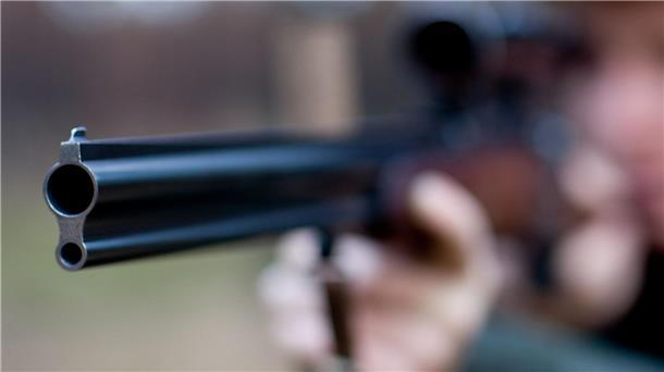 Jäger obduziert - Ermittler bleiben bei fahrlässiger Tötung Eine Woche nach dem tödlichen Schuss auf einen Jäger bei Mustin in Mecklenburg-Vorpommern wurde das Opfer obduziert. (Symbolbild)
