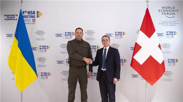 Einen Tag vor Beginn des Weltwirtschaftsforums (WEF) organisieren die Ukraine und die Schweiz in Davos eine Konferenz zu den ukrainischen Friedensplänen.