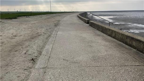 Wird Dorum zu Klein-Cuxhaven? Neue Strandpromenade soll Kreisstadt als Vorbild haben Betonweg an der Küste von Dorum