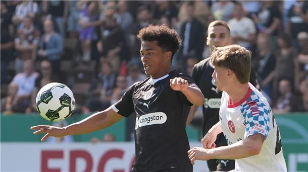 Paulis Glück: Sieg im Elfmeterschießen gegen Norderstedt Einer der auffälligsten St. Pauli-Spieler: Neuzugang Joel Chima Fujita