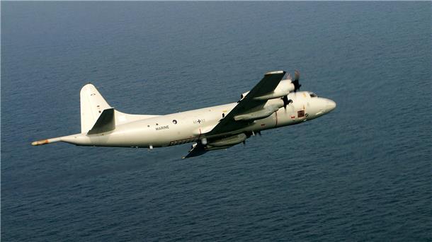 Einer der Seefernaufklärer „P-3C Orion“ geriet bei dem Manöver „Vision 22“ über der Nordsee in schwere Turbulenzen und kehrte angesichts der sieben verletzten Soldaten nach Nordholz zurück.