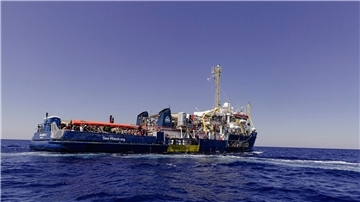 Einer der Vorgänger des neuen Schiffs: Die Sea Watch 3 im Einsatz im Juli auf dem Mittelmeer.