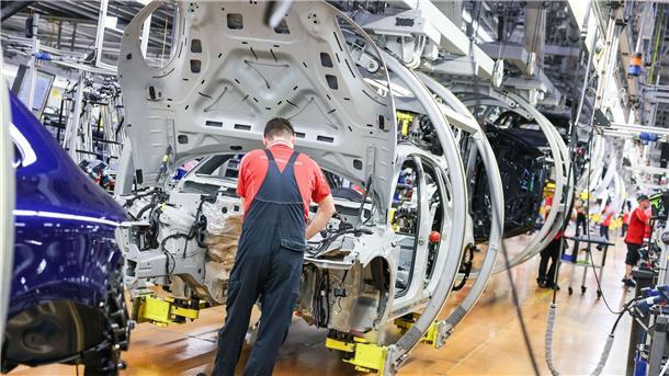 Nach Corona: Mehr Beschäftigte wollen Job wechseln Einer Umfrage zufolge sanken zuletzt die Bindung der Beschäftigten in die Perspektiven ihres Unternehmens. Die Folge: hohe Bereitschaft für einen Jobwechsel.