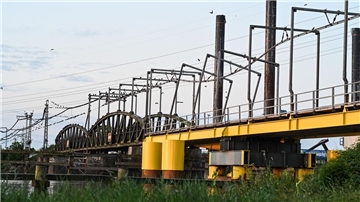 Zerstörte Eisenbahnbrücke bei Elsfleth