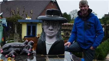 Betonkünstler  Reiner Sommer 