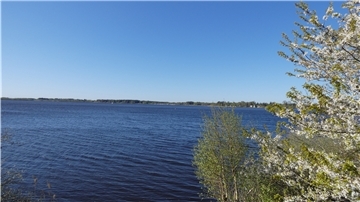 Einfach zum Genießen: der Ausblick vom Aussichtsturm am Flögelner See.