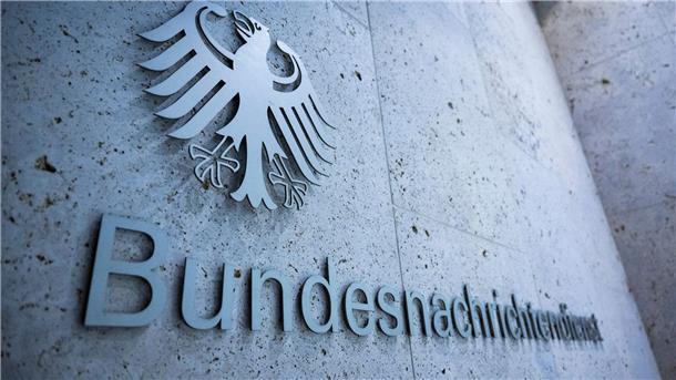 Eingang der Zentrale des Bundesnachrichtendienstes in Berlin.