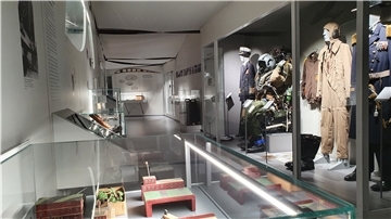 Einladend: Die neu gestaltete Dauerausstellung „Fliegen ist leichter als Luft“ auf der Galerie des Aeronauticums.