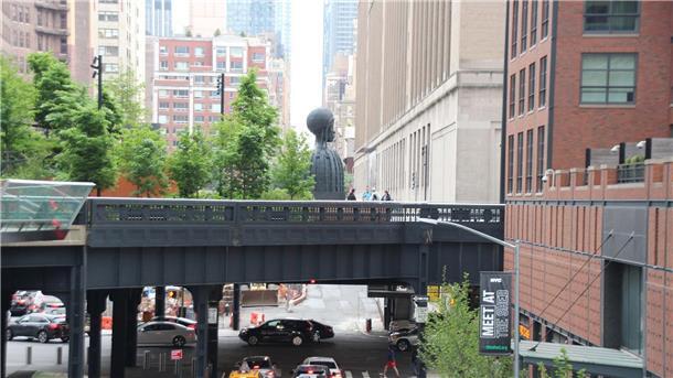 Einst eine vergammelte Hochbahntrasse ist die High Line längst ein blühender Park.