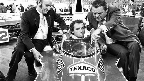 Von der See in die Formel 1: Trauer um Jochen Mass Einst suchte auch die Politik die Nähe zu Jochen Mass.