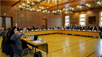 Einstimmig hat der Bremervörder Stadtrat am Dienstag den defizitären Doppelhaushalt für die Jahre 2025 und 2026 beschlossen. 