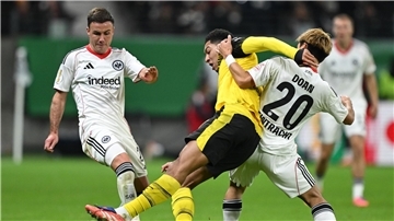 Elfmeterkrimi: BVB besiegelt frühes Pokal-Aus für Frankfurt Eintracht Frankfurt und Borussia Dortmund lieferten sich einen packenden Pokal-Kampf.