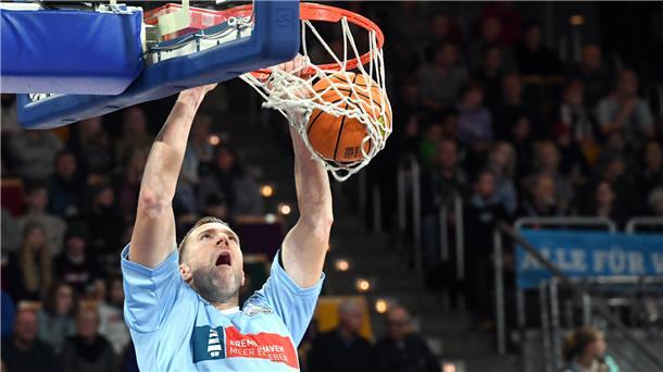Die Eisbären suchen den Schulterschluss mit ihren Fans Eisbären-Kapitän Robert Oehle zählt zu den Spielern, die sich vor dem Heimspiel gegen Bayreuth mit einer Videobotschaft an die Fans des Zweitligisten richten.
