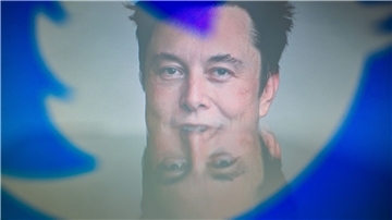 Elon Musk hat offiziell die Kontrolle über das soziale Netzwerk übernommen und bereits Führungskräfte entlassen.