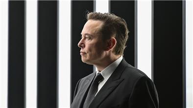 Elon Musk winken bis zu eine Billion Dollar. (Archivbild)