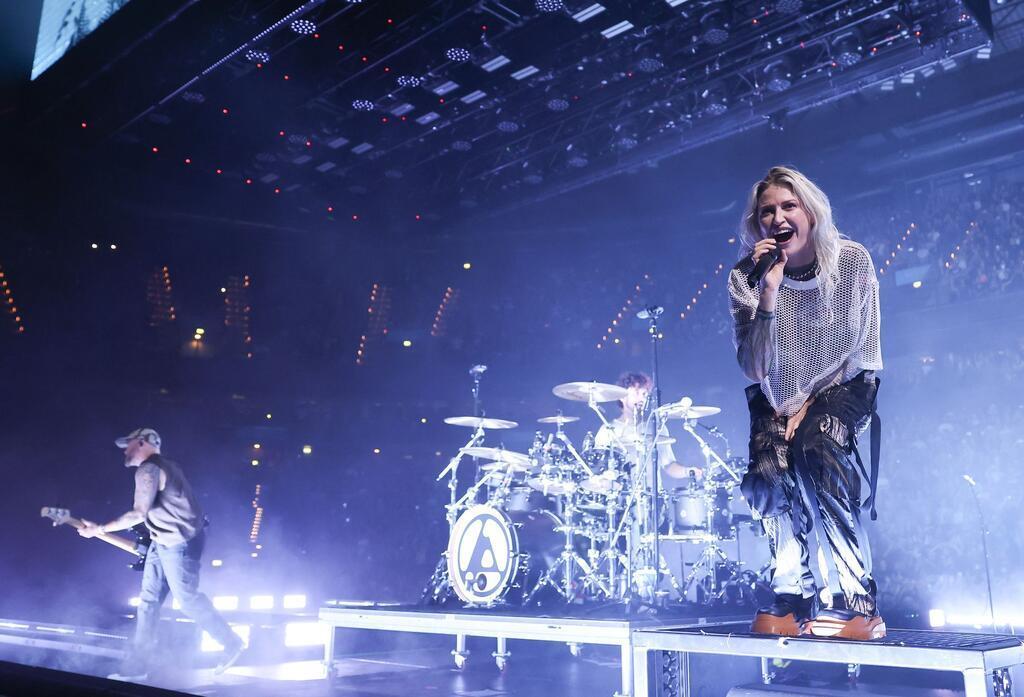 Emily Armstrong von der Band Linkin Park 2024 bei einem Konzert in Hamburg (Foto: Archiv)