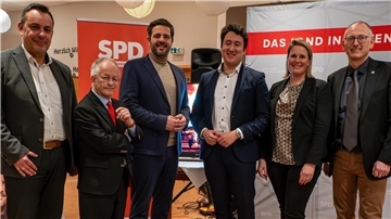 Empfang in Loxstedt (von links): Oliver Lottke, Jörg Mielke, Daniel Schneider, Patrick Josefowiez, Christina Jantz-Herrmann und Detlef Wellbrock.