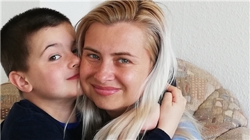 Endlich angekommen: Mit ihrem Sohn Gleb wohnt Irina Harkava nun in Friedrich-August-Hütte.