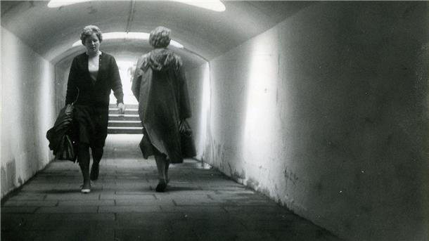Kaum wiederzuerkennen: Wie sich die Braker Innenstadt verändert hat Eng und ein bisschen unheimlich: unter der Bahnstrecke hindurch im Fußgängertunnel.