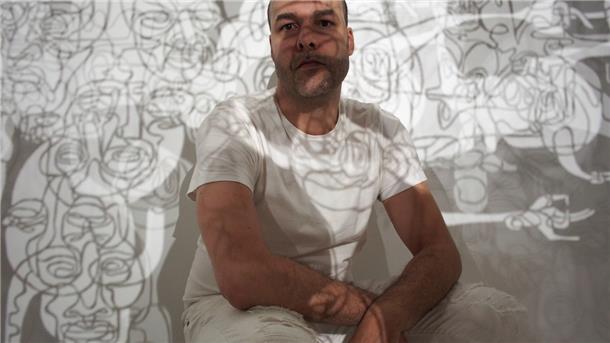 Er hat die weiteste Anreise zur Artspace: Bryan Flaubert kommt aus Kanada und wird die Werkstatt 212 mit seiner Mixed-Media-Installation aufmischen.